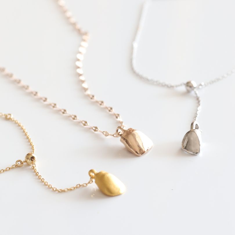 金乳歯Y字ネックレス（Standard）