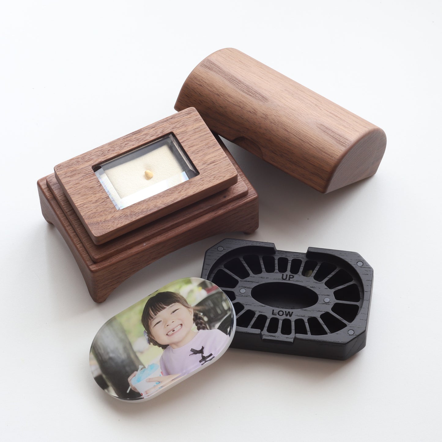 金乳歯（前歯）（木製ケース）